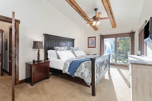Spacious Master suite with outdoor access | King Bed