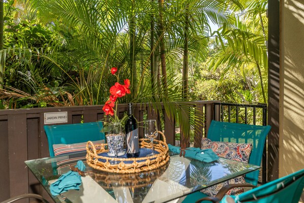 Outdoor seating available at the Lanai