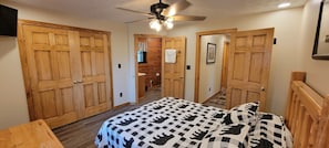 Woodside Escape. Master bedroom on main floor. Queen bed.