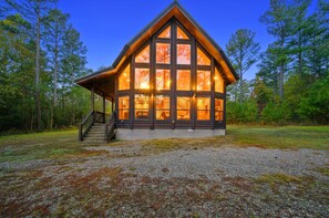 The allure of Daydreams Chalet's expansive 1.3-acre haven, where ample space meets enchanting possibilities.