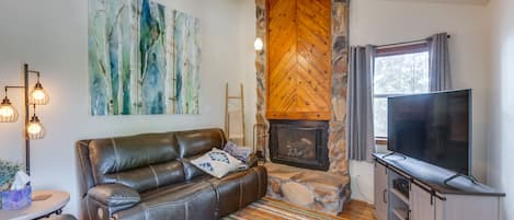 Angel Fire Vacation Rental | 2BR | 2BA | 775 Sq Ft | Stairs to Access