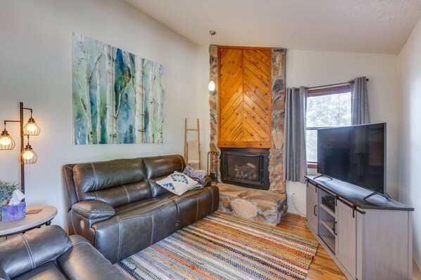 Angel Fire Vacation Rental | 2BR | 2BA | 775 Sq Ft | Stairs to Access