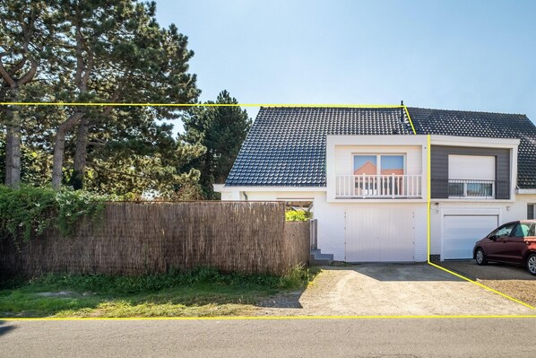 Holiday Home Exterior [summer]