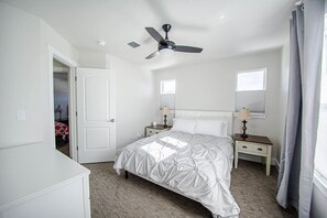 Bedroom 2 - Queen