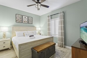 23-Beach-Resort-402-Primary-Bedroom