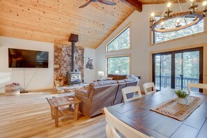 Living Room | Dining Area | Dishware & Flatware