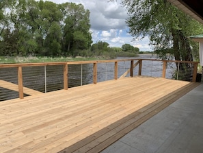 Fish the North Platte River! Private drift boat access and wade fishing opportunities.