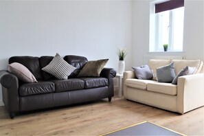 Open Plan Kitchen siting dining area