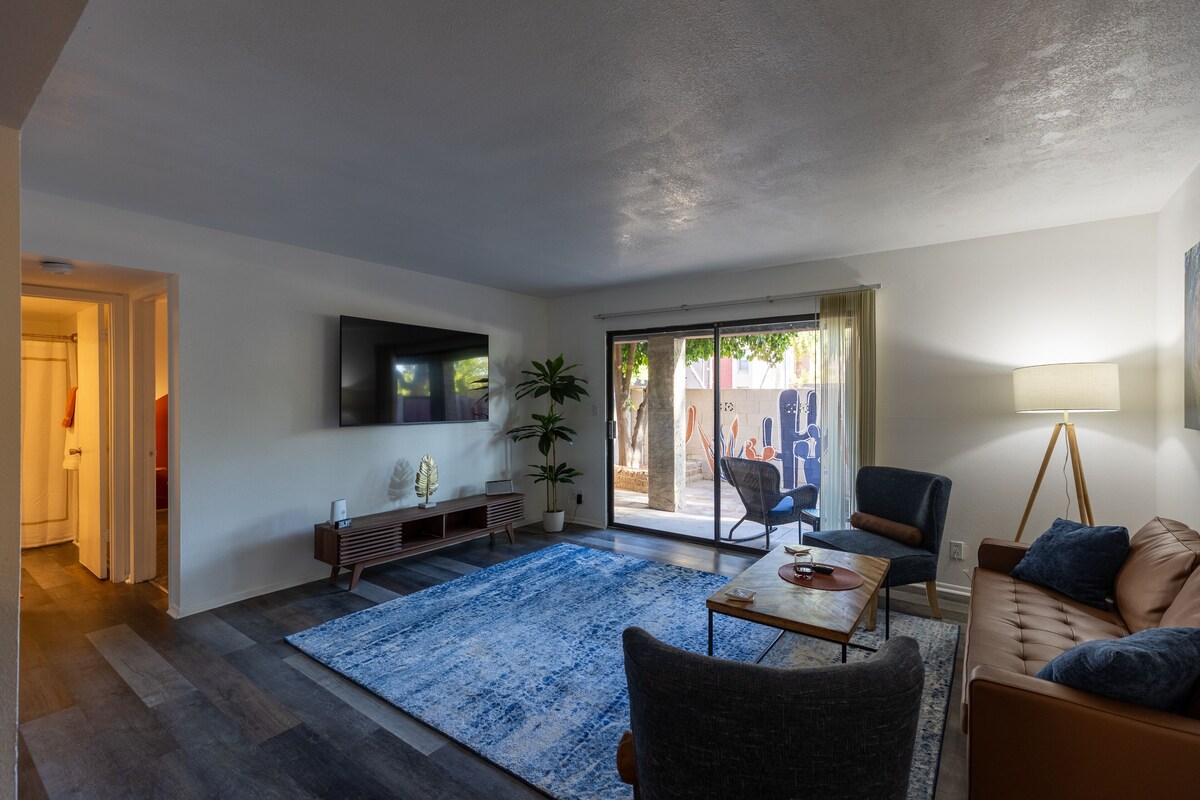 Adorable 2 bedroom condo near many amenities in Fiesta District of Mesa Az.