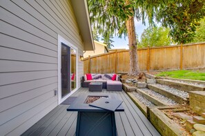 Furnished Deck | Gas Fire Pit