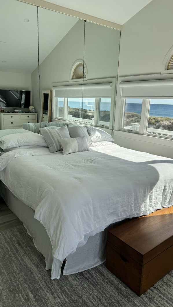 3rd floor master bedroom with king size bed
