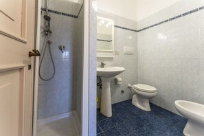 Autumn, Bathroom, Spring, Summer