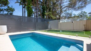 Latitude South Coast - jervis bay holiday rentals pool