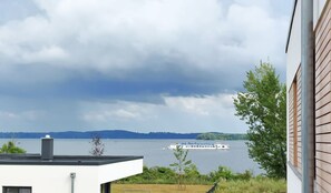 Blick vom Eingang auf Schweriner See