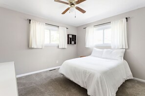 -Bedroom 2 with full size bed & closet