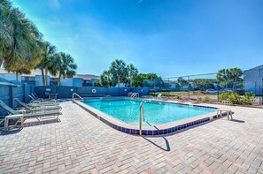 Complex Pool (not heated)