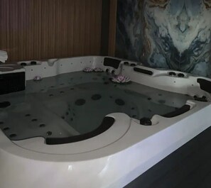 Bubbelpool inomhus