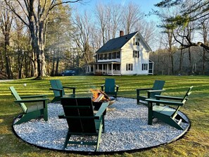 Firepit moments await!