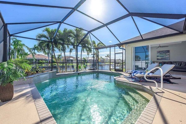 Palm View Pool and Patoi