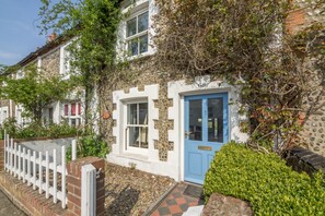 Burnham Cottage, Wells-next-the-Sea: A charming cottage