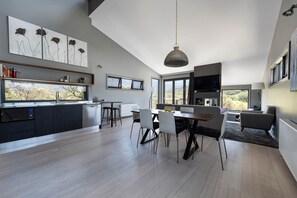 Dining (1)