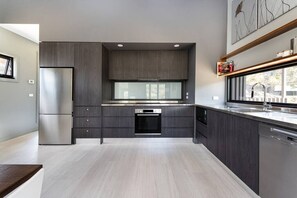 Kitchen (2)