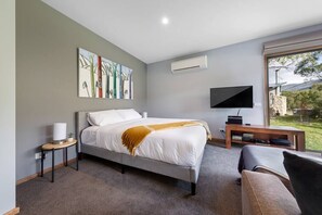 Bedroom (1)