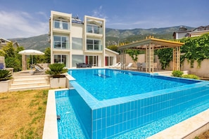 Beautiful villa with private pool and terrace