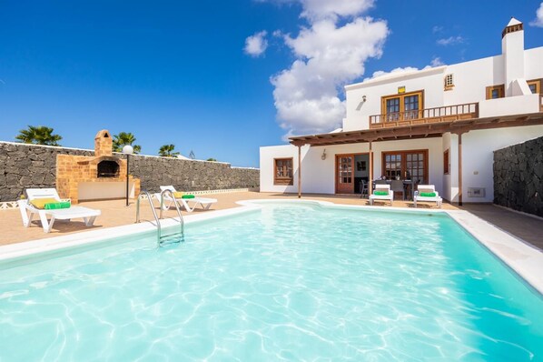 Beautiful villa with private pool and terrace