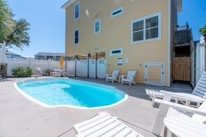 Pool 4