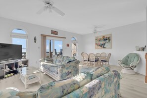 living/dining - middle/main level