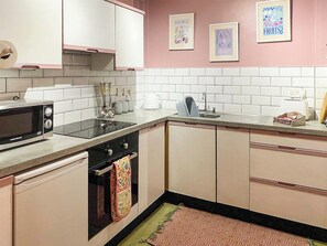 Kitchen | The Grooms Cottage - Squire Farm, Bishops Castle