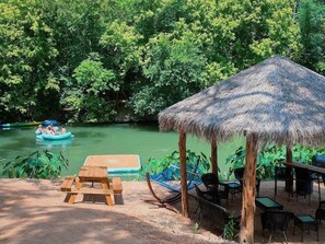 Free cabana use during your stay!