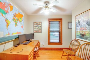 Office/Den | Main Level | Free WiFi