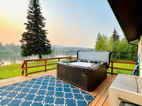 This Deck is the Spot Where Memories are Made and Alaskan Beauty is Found!