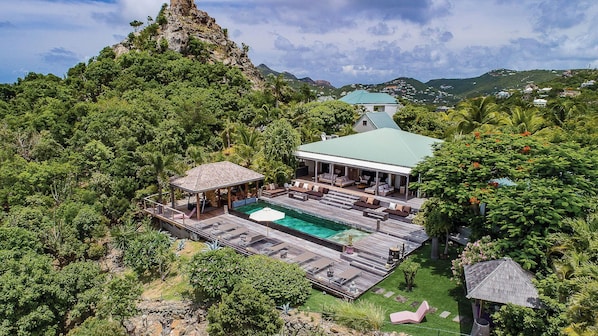 Aerial views of the villa.