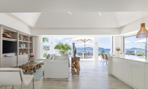 Air conditioning, ceiling fan, HD-TV, Dish network, DVD player, Apple TV. Opens onto the terrace. Ocean view.