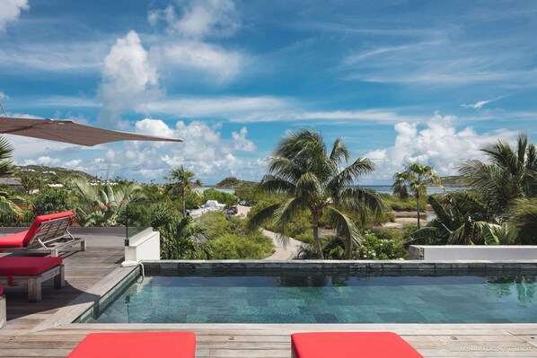 Beautiful heated pool facing the view. Large terrace with sun loungers and outdoor lounge area. Gas barbecue, outdoor shower.