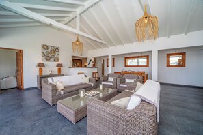 HD-TV with Satellite Channel, bluetooth speaker, telephone, fan. An inside dining room with wooden table for 6 people. Outdoor dining table on the terrace, or at the gazebo, for 4 people. 