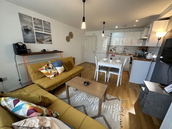 Living Room / Lounge