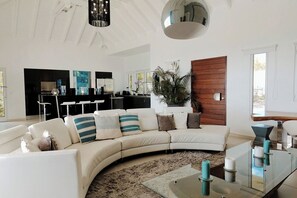 Air conditioning, ceiling fan, HD-TV with Dish Network, DVD player, WIFI, iPod dock.