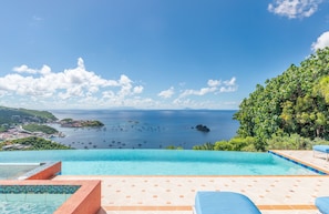Heated pool 4.5 x 15 m, heated jacuzzi, terrace with deck chairs, outdoor lounge area. Gas barbecue.