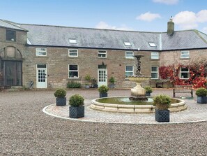 Cottage 1 - Barmoor Castle, Berwick-upon-Tweed