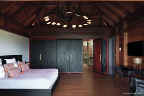 King size bed, air conditioning, ceiling fan, HD-TV, Dish Network, safe, dressing room. Ensuite bathroom with indoor Italian shower, double sink, and WC. The bedroom opens onto the terrace and the view. 