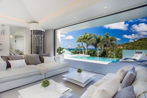 Air conditioning, HD-TV, Dish network, DVD player, Apple TV. Opens onto the terrace. Ocean view. 