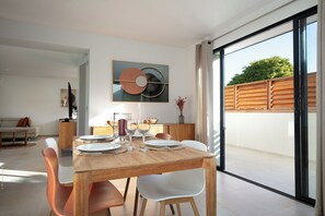 Fully equipped and air-conditioned kitchen, with electric oven, electrical stove, fridge and freezer, dish washer, microwave, toaster, electrical kettle, Nespresso and regular coffee machine, blender. Indoor table for 4 guests. Outdoor dining table. 