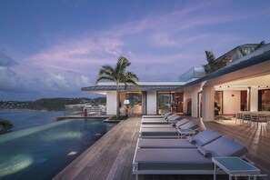Modern and chic outdoor lightings.