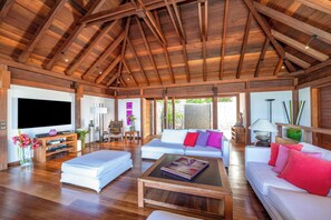 Ceiling fan, HD-TV, Dish network, DVD player, Apple TV. Opens onto the terrace. Ocean view.