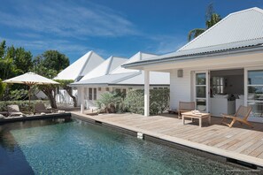 Nice pool (9 m x 4 m), expansive terrace with loungers and deck chairs. 