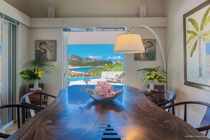 Fully equipped kitchen. Air conditioning, Ceiling fan, refrigerator with ice maker, freezer, dishwasher, oven, microwave oven, filter coffee maker, espresso coffee machine, citrus juicer, kettle, blender, centrifuge, toaster. Large dining table for 6 gues